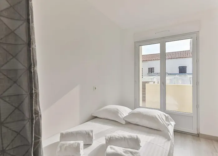 Cote - Vue - Terrasse בית נופש *