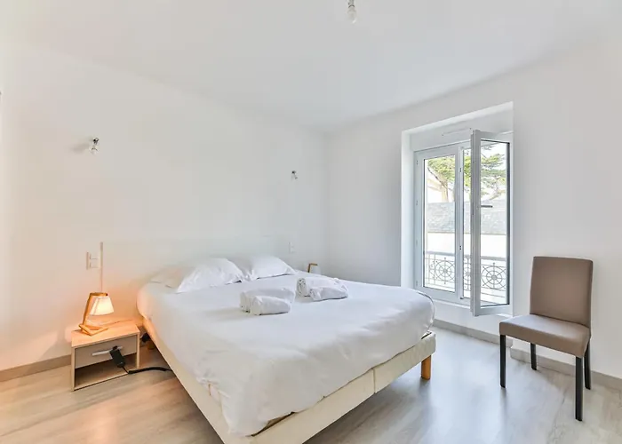 Cote - Vue - Terrasse בית נופש *